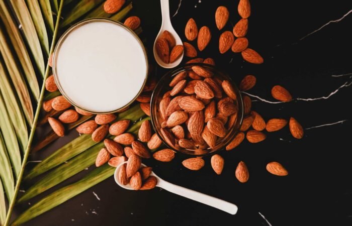 Almond milk scaled