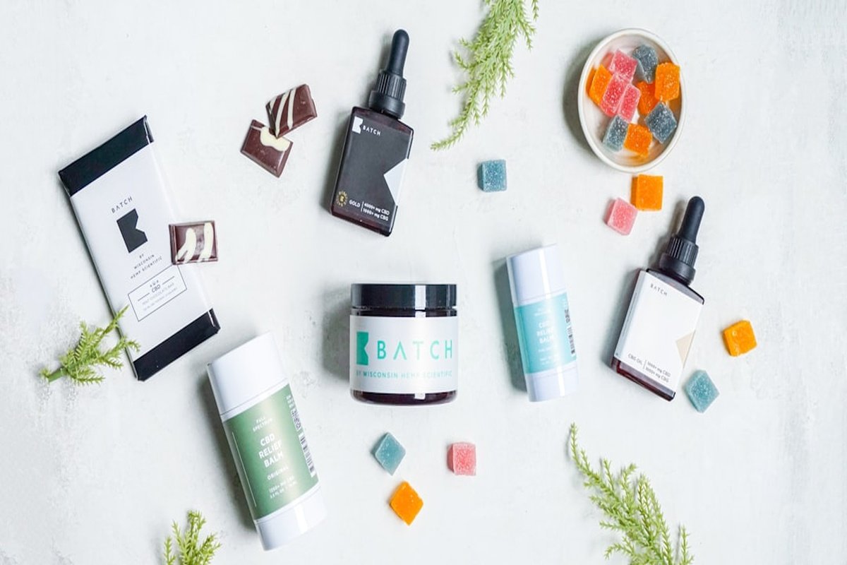 cbd gift guide uk - Beautifully arranged CBD gift set with premium packaging