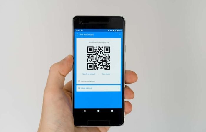 cbd product labels uk - QR code on CBD product label linking to lab results